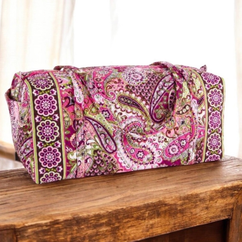 💥 VERA BRADLEY Very Berry retired small duffle bag women’s tote bag